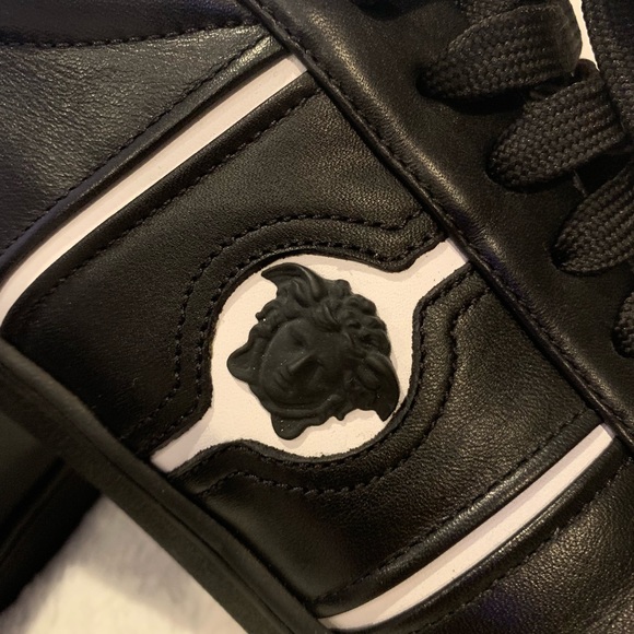 Versace men’s shoes - Picture 3 of 7